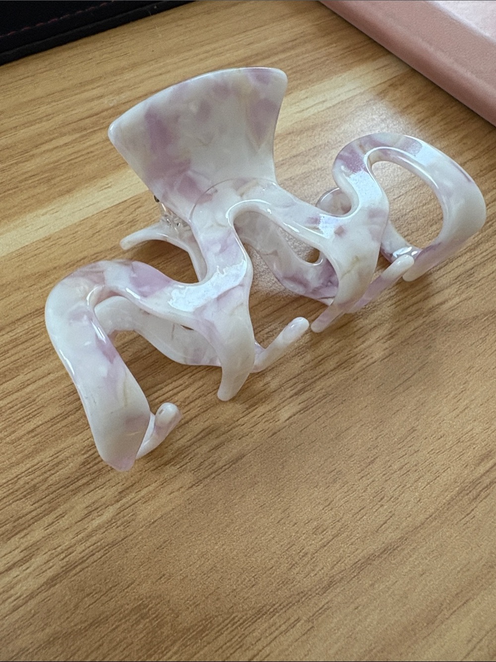 Marbled Pink/Cream/White Resin Hair Claw Clip